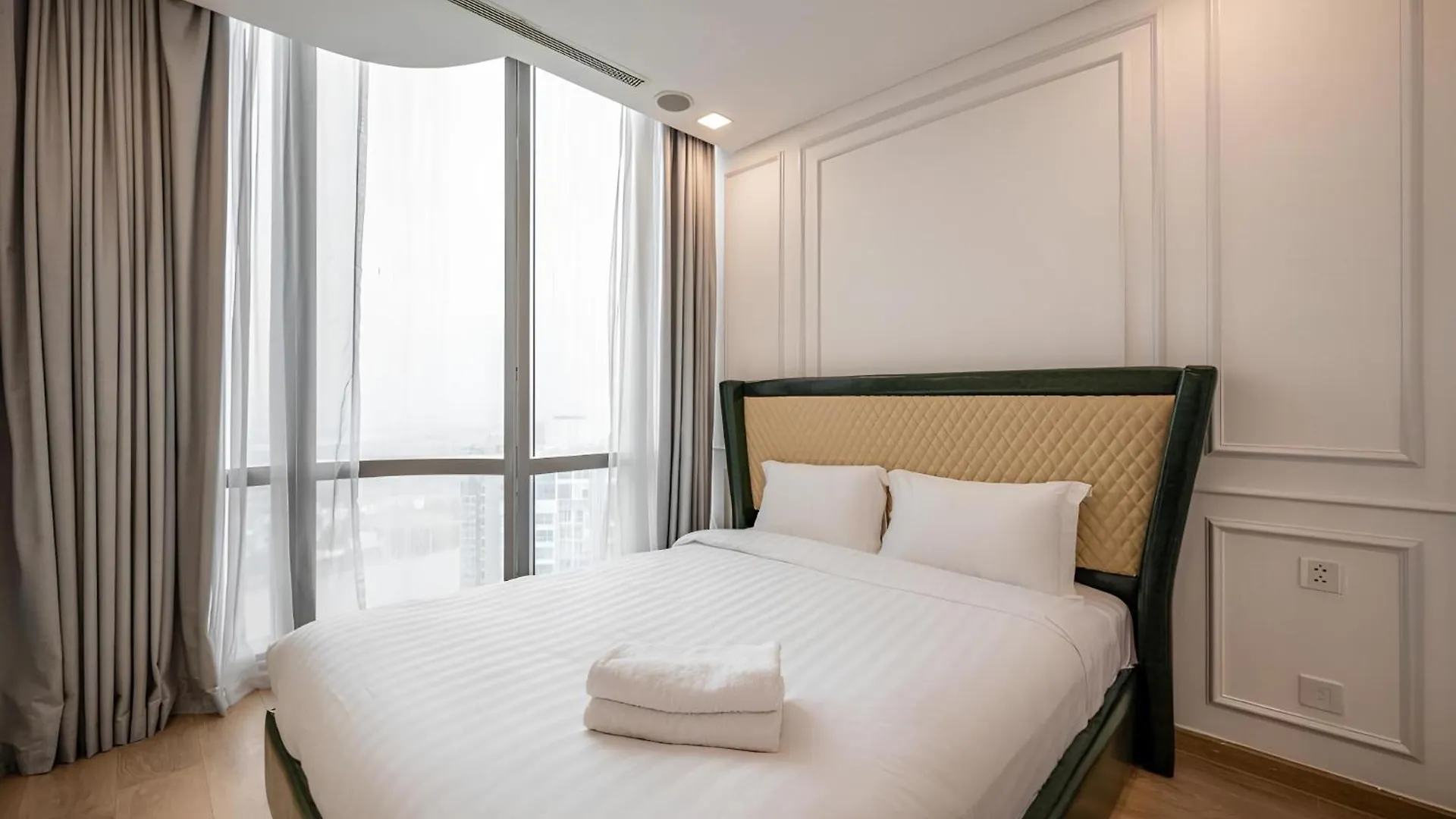 Apartment Landmark Plus - Vinhomes Central Park Ho Chi Minh City